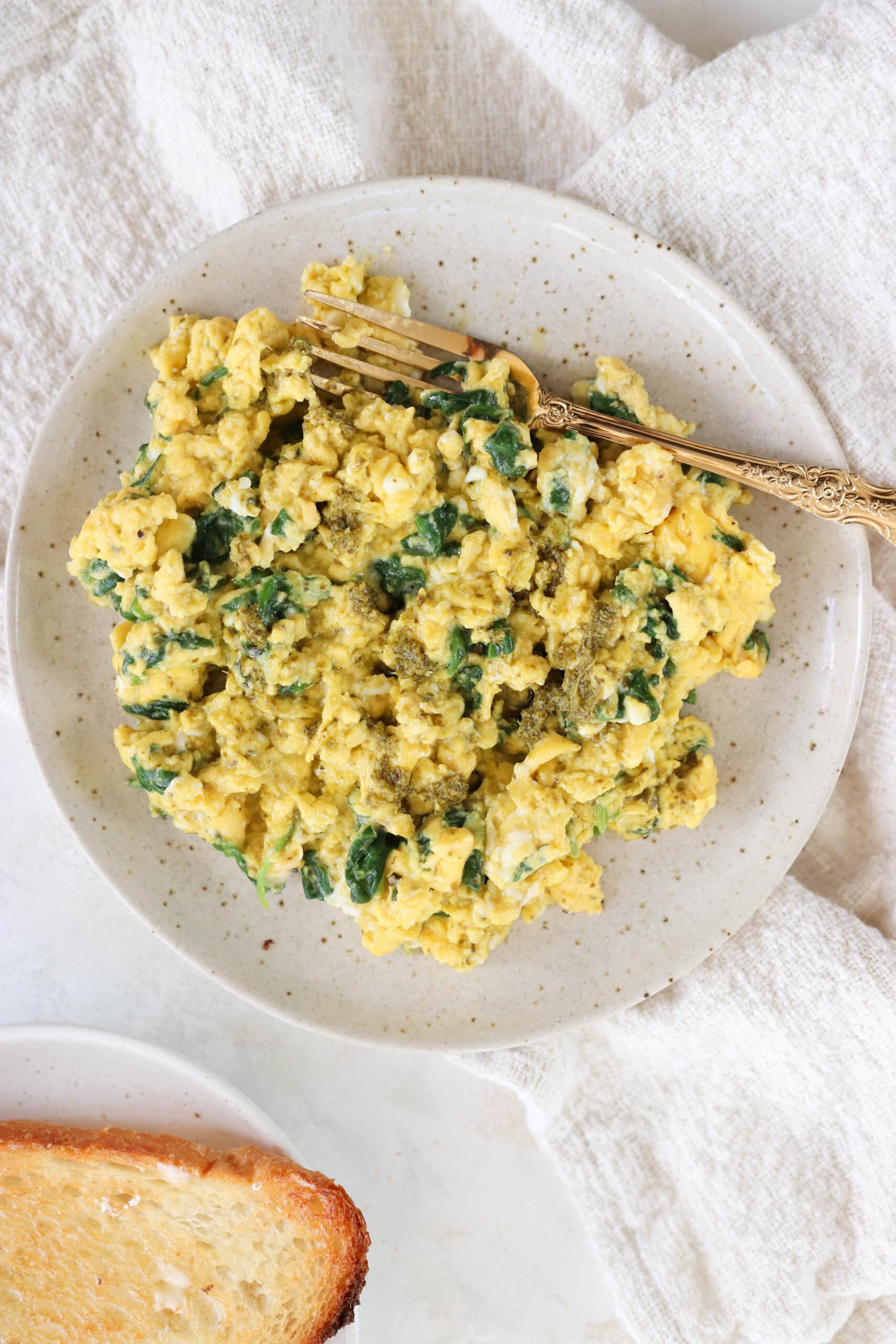 10 Minute Light and Fluffy Scrambled Eggs with Cottage Cheese Lindsay