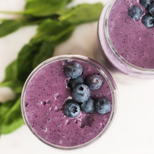 High Protein Blueberry Breakfast Smoothie with Cottage Cheese