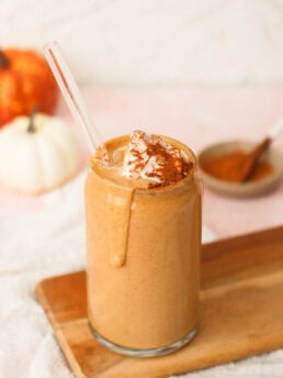 Quick Pumpkin Protein Breakfast Smoothie (with Greek Yogurt