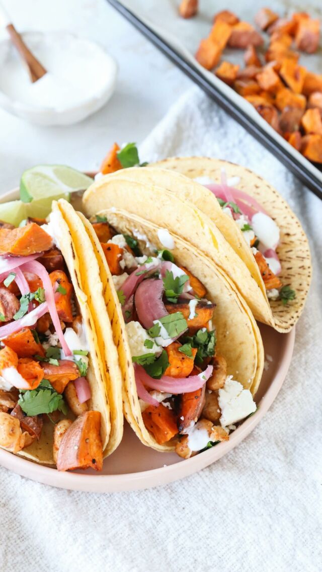 💥 10 MINUTE SWEET POTATO & CAJUN WHITE BEAN TACOS! 

I love prepping a few staples that can be mixzed and matched for quick & easy meals during the week.

Last week I shared TWO of my favorite meal prep recipes and today I’m showing you a flavor packed taco recipe you can use them in! 

Follow @lindsaypleskot.rd for more easy dietitian recipes!

✨ ANTIOXIDANT VITAMINS A & C from sweet potato support immune health
✨PLANT POWERED PROTEIN from canellinin beans leaves you full and satisfied
✨ FIBER PACKED to regulate blood sugars (aka energy, mood and cravings) 

Double up the sweet potato and beans to have on hand for salads, bowls or snacks throughout the week and you will be singing your past self’s praises! 

COMMENT “TACOS” and I’ll send the recipe right over! 

Who else is a taco lover like me?!

#dietitianrecipes #tacorecipe #intuitiveeatingdietitian #foodfreedom