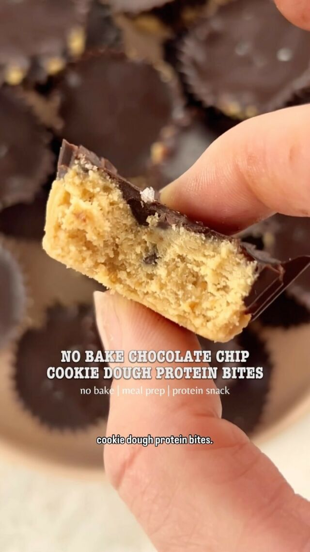 💥NO BAKE CHOCOLATE CHIP COOKIE DOUGH PROTEIN BITES. (AD)

You guys LOVED the peanut butter protein bites I shared recently so I partnered with @myprogressive to recreate them in another classic flavor (thanks for your votes in my story polls! Cookie dough beat cake batter by a landslide!) 

Made with just 6 simple ingredients these make the easiest and most satisfying snack! 

WHAT YOU NEED: 

Chocolate topping

✨ ½ cup dark chocolate chips
✨ 1 Tbsp coconut oil
*pinch of flaky salt (optional) 

Cookie Dough

✨ ⅓ cup almond flour
✨ 1 ½  scoops @myprogressive Vanilla Grass Fed Whey Protein
 (just under ½ cup) 
✨ ½ cup peanut butter
✨ 2 Tbsp maple syrup
✨ Pinch of salt (don’t leave this out! It’s a game changer)
✨ 2 Tbsp coconut oil, melted
✨ 2-3 Tbsp mini chocolate chips

TO MAKE

Line a muffin tin and set aside
Melt chocolate and coconut oil in the microwave in 30 second increments until mostly melted (it’s ok if not completely melted, residual heat will melt them when stirred), stirring in between to ensure chocolate doesn’t burn.
Combine almond flour, protein powder, peanut butter, maple syrup, salt, melted coconut oil, and chocolate chips. Mix to combine until a cookie dough-like consistency is reached (tip: if dough is too dry, add a touch more melted coconut oil). 
Press cookie dough mixture into muffin tins and top with melted chocolate, distributing evenly. Use a spoon to spread the chocolate across the top of the bites so they are fully covered. Sprinkle with flaky salt if desired. 
Set in the fridge or freezer 30-60 minutes and enjoy! Note: these are best kept in the fridge or freezer until eaten as the chocolate becomes soft at room temperature. 

✨ Would you make these?! 

#proteinbites #intutiveeating #proteinsnacks #dietitianrecipes #nobake #Progressive_Partner #UnlockYourNextLevel