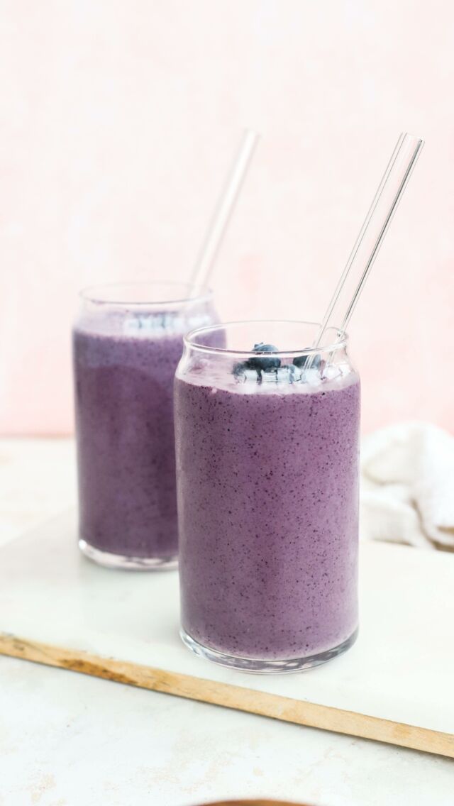 💥 BLUEBERRY CHEESECAKE SMOOTHIE that is packed with protein and won’t leave you hungry 30 minuteslater

Follow @lindsaypleskot.rd for more easy dieitian recipes! 

This one got slurrrped up by my kids. It actually cause a bit of sibling tension for who got the last sip

This one is good you guys! 

✨BLUEBERRIES & SPINACH pack in the antioxidants
✨COTTAGE CHEESE is the start of the show with almost 30g protein and the perfect cheesecake flavor!
✨ CINNAMON adds warmth and is known to support blood sugar balance! 

Don’t sleep on this one! 

Comment “blueberry” and I’ll send it over to you so you can try it ASAP! 

🫐 What’s your go to smoothie combo? 

#highprotein #cottagecheeserecipe #cottagecheesesmoothie #mealpreplife #foodfreedom #intuitiveeating