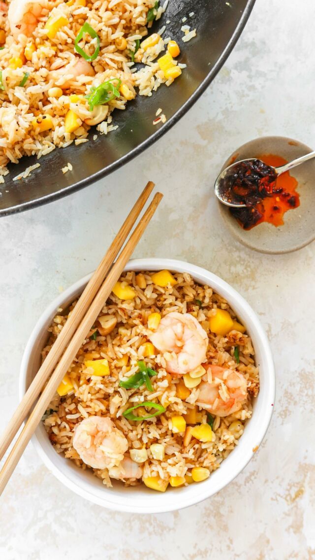 💥 20 MINUTE SHRIMP & MANGO FRIED RICE. Get it in your belly!! And follow @lindsaypleskot.rd for more easy and delish dietitian recipes!

Growing up in a half Chinese family, my love of chinese food runs deep and fried rice is always top top of the list.

This version has added 

✨ANTIOXIDANTS & FIBER from the cauliflower rice (added, not instead of rice)
✨PROTEIN from one of my fave quick options - shrimp!
✨TROPICAL VIBES with vitmain C rich mango + lime! 

Hot tip: fried rice is best with leftover rice. Next time your making rice, double the batch to save yourself time and pull this meal together in no time! 

💥 Comment “fried rice” and I’ll send the recipe right over! 

or find it on lindsaypleskot.com 

What is your favorite meal from childhood? Share below! 👇

#mealpreptips #highfiberrecipes #balancedmeals #makefoodfeelgood #intuitiveeating