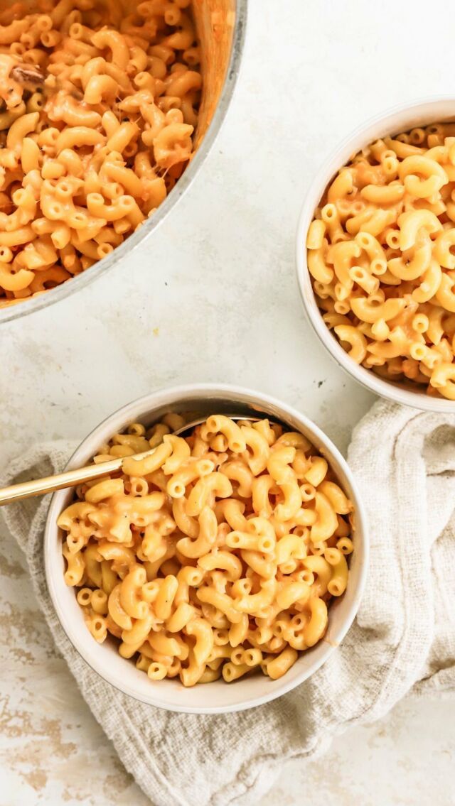 💥 5 Ingredient Cottage Cheese Mac n’Cheese 💥 

Cause we can all use an easy weeknight dinner win, right?!

This protein packed mac n cheese is just as quick as boxed and even MORE creamy and delish! (I’m going there)

✨ PROTEIN PACKED cottage cheese provides over 25g per cup!

✨ 5 SIMPLE INGREDIENTS you’ve probably got at home

✨ANTIOXIDANT &FIBER boost from riced cauliflower

It’s the perfect formula for a filling & SATISFYING meal!

👇🏽 Comment “ MAC” and I’ll send the recipe right to your DMs

…cause you need this Mom hack in your back pocket!!

xo Lindsay

#makefoodfeelgood #highprotein #homemademacncheese #cottagecheese #cottagecheeserecipes