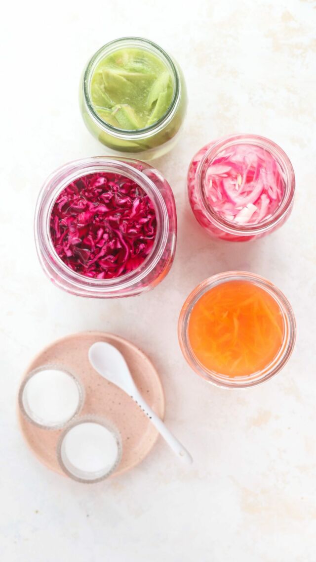 💥 30 MINUTE QUICK PICKLED VEG 💥

You need these in your life! 

If you like flavor and easy topping that instantly uplevel any dish, quick pickles are the answer! 

✨ All you need is 

Veg of choice 
Water
Vinegar
Salt
Sugar

Shake em’ up, let em brine for at least 30 minutes or overnight and voilla!

Comment “Pickles” and I’ll send you the recipes for the easiest and most delish pickled cabbage, onion, cucumbers and carrots you’ve ever tasted!

Have you ever tried quick pickling?!

#mealprephack #mealpreplife #dietitiantips #foodfreedomjourney