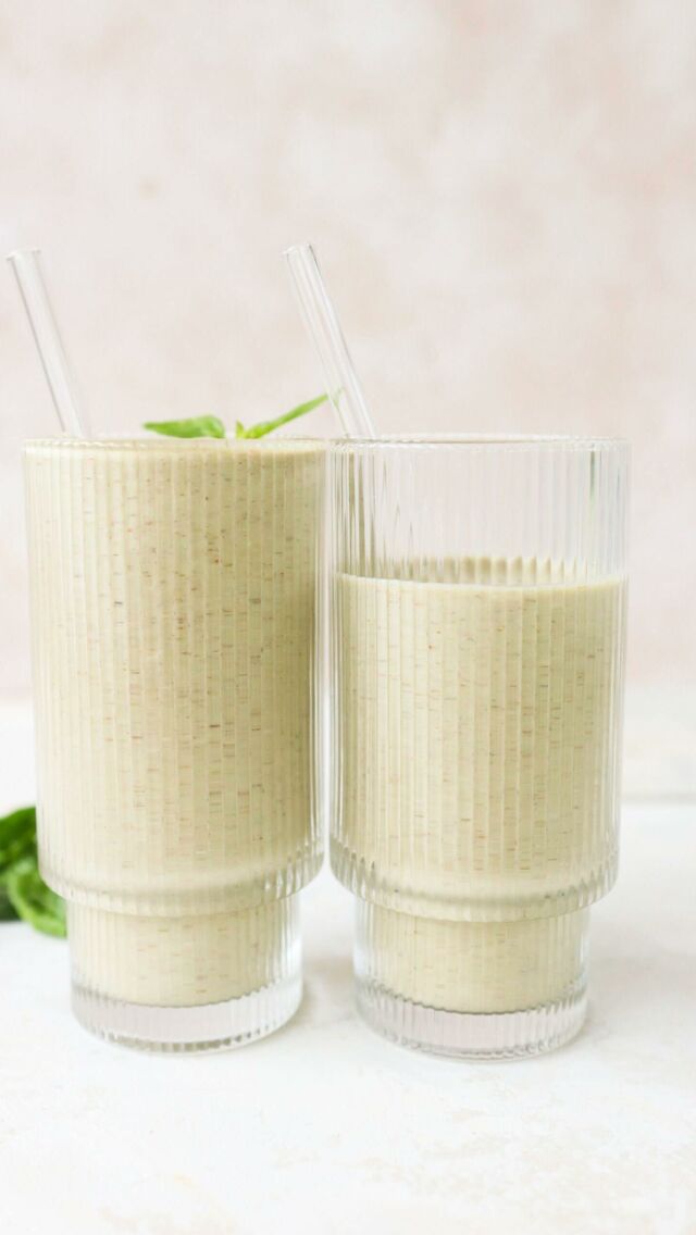 💥 DAY 3: Smoothies that keep you full more than 30 mins.

First, make sure you’re following @lindsaypleskot.rd and check out days 1 &2 for more inspo!

This smoothie is a dedication to my fave season of the year - SUMMER! It’s like that sun-on-your-face feeling in a glass. 

✨ GREEK YOGURT provides almost 20g protein. Swap for
1/2 cup cottage cheese for a strawberry cheesecake
vibe!

✨ CHIA SEEDS pack in the fiber and anti-inflammatory
Omega3s to fill you up and give a super creamy texture

✨ STRAWBERRIES and SPINACH pack in even more fiber +
antioxidant Vitamin C and plant-based iron

✨ COCONUT provides the satiety factor of nourishing fats
and adds to the sunny vibe of this smoothie

💥Hot tip: any of these smoothies can be batch prepped and frozen in your own smoothie pucks for instant breakfasts!

👇🏽Comment “ BASIL” and I’ll send the recipe right to you!

🌱What’s your go to smoothie flavor combo!?

#makefoodfeelgood #balancedsmoothie #foodfreedom #intuitiveeatingjourney #fillingsmoothies #proteinsmoothie #bloodsugarbalancingrecipes #dietitianrecipes