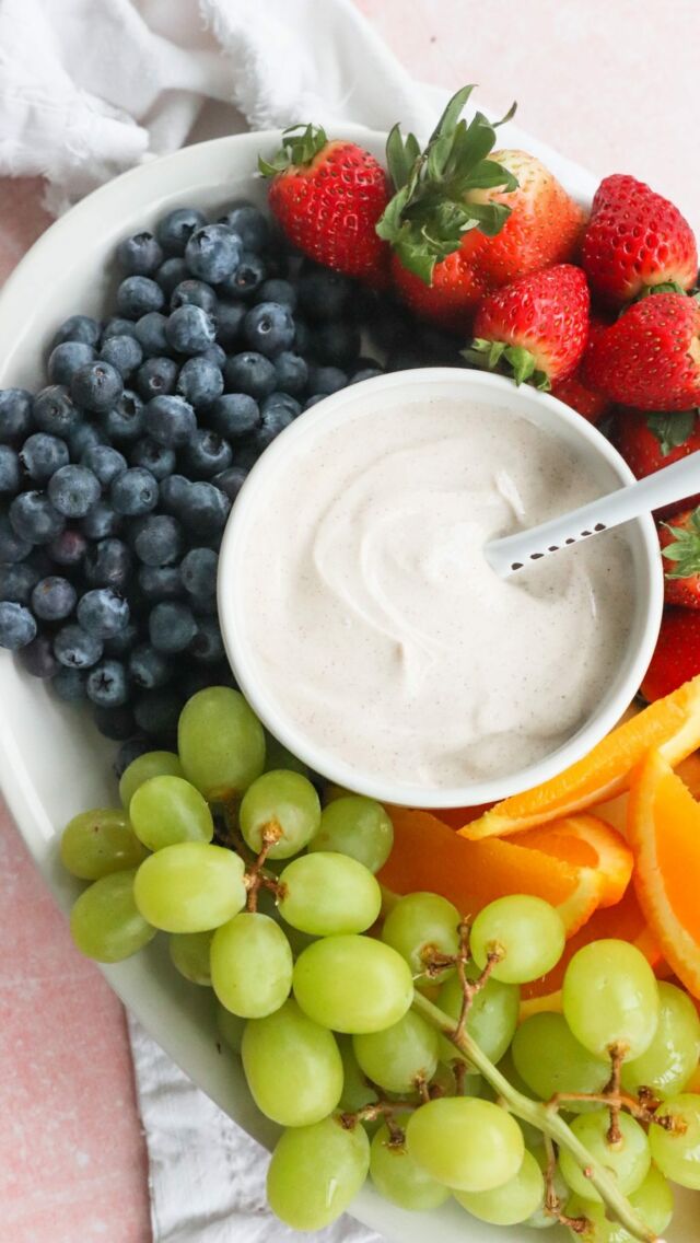 💥 2 MINUTE GREEK YOGURT FRUIT DIP

Perfect for those Mother’s Day spreads and the extras make the nicest little afternoon snack for busy weekdays! 

This Greek yogurt fruit dip could not be more simple to make and is soo tasty and satisfying! 

✨ All you need is 

Plain Greek yogurt
Honey
Vanilla extract
cinnamon

Whisk together and you’ll be looking like a star in no time!

Comment “cinnamon” and I’ll send it right over! 

Now tell me...are you a sweet or savory dipper!? 

#fruitdip #diprecipe #balancedsnack #intuitiveeating #intuitiveeatingdietitian